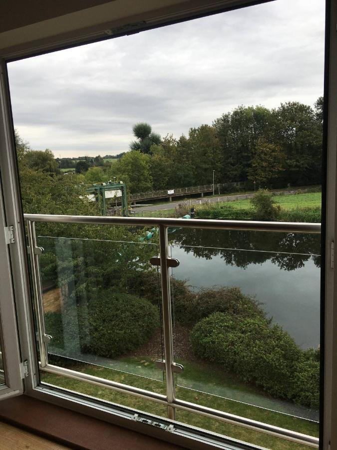 Penthouse Apartment On The River - 65 Skipper Way เซนต์เนียทส์ ภายนอก รูปภาพ